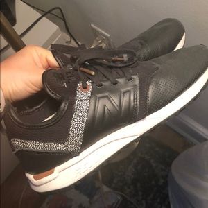 New balance black sneakers